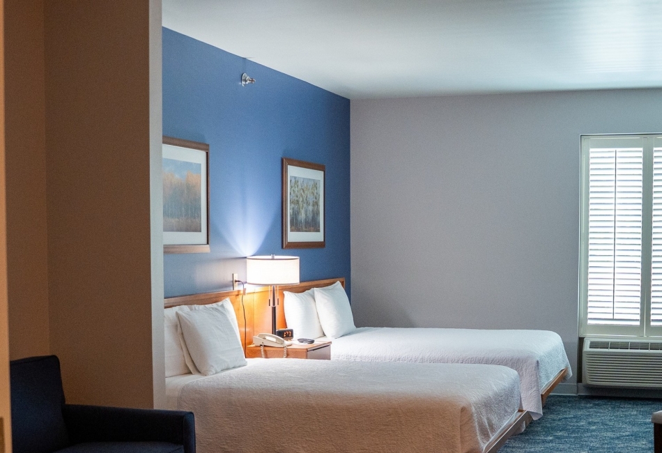 Dawson Inn room